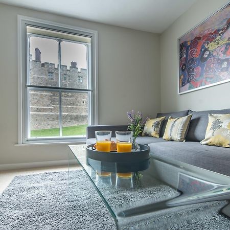Central Windsor Apartment Facing The Castle Dış mekan fotoğraf